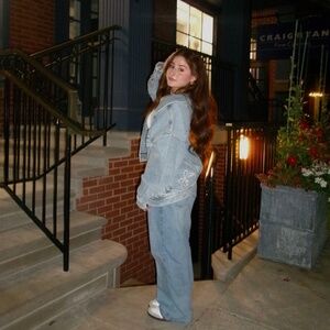 Meet your Posher, Monica